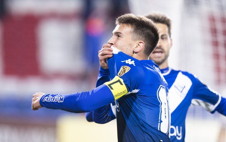 Un grito de corazón. Maximo Perrone, de 19 años, se convirtió en el héroe de Vélez en Montevideo.