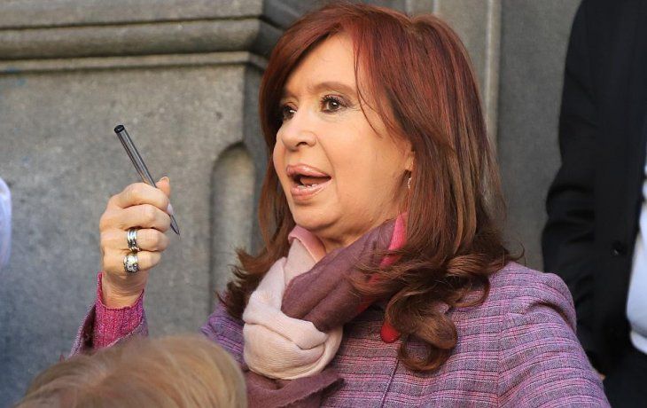 Cristina participó ayer de una reunión en el Senado.