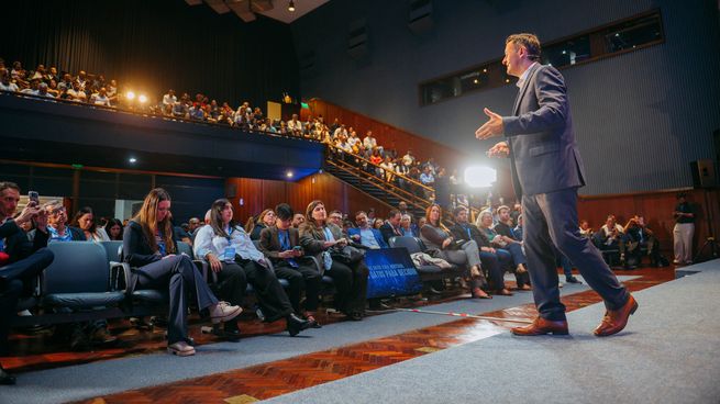 Daniel Ivoskus expuso el método Matrix a través de la campaña de Asfura en Honduras.&nbsp;