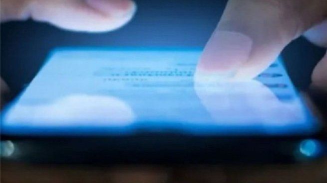 Investigan a un alumno por difundir contenido sexual hecho con IA de sus compañeras.