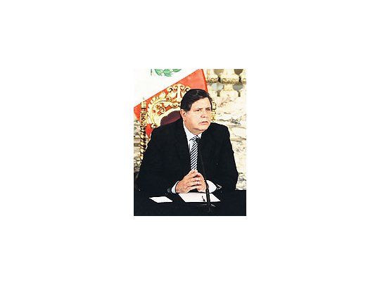 El presidente Alan García frente a las acusaciones de EvoMorales después de llamar a su embajador en La Paz a consultas.Hace dos semanas, Estados Unidos también retiró asu diplomático de Bolivia.