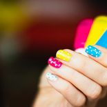 Chau colores y brillos, esta nueva moda en uñas es la más elegida del momento. Chau colores y brillos, esta nueva moda en uñas es la más elegida del momento.