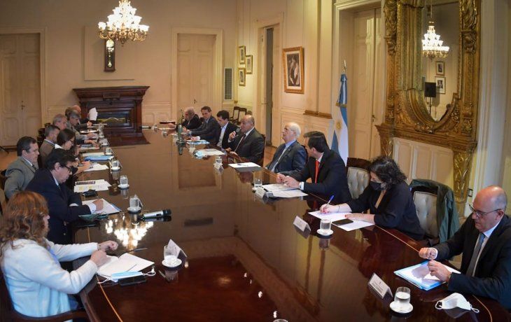 Desde el Gobierno sostienen que no piensan en cambios en el Gabinete después de las elecciones.