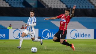 Racing y una noche para el olvido ante Caracas. Racing y una noche para el olvido ante Caracas.