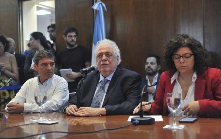 Anuncio. Lo hizo el ministro González García junto con funcionarios nacionales y porteños.