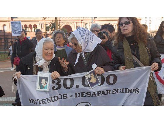 Nora Cortiñas, madre de Gustavo, desaparecido el 15 de abril de 1977, reclamó a la Iglesia que abran sus archivos en serio porque en la Iglesia saben la verdad sobre lo sucedido durante el terrorismo de Estado.