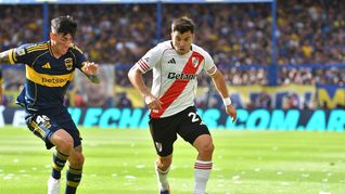 River y Boca son los dos equipos que mayor cantidad de dinero recaudan en Argentina por sponsoreo en sus camisetas. Superan los u$s 20.000.000 cada uno. River y Boca son los dos equipos que mayor cantidad de dinero recaudan en Argentina por sponsoreo en sus camisetas. Superan los u$s 20.000.000 cada uno.