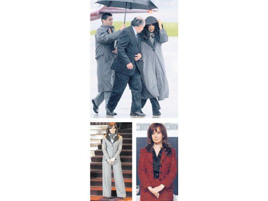 Cada vez que llueve, Cristina de Kirchner usa el mismo piloto extremadamente holgado, con capucha, que agrega volumen a su figura. Tampoco acertó con los otros conjuntos utilizados esta semana, como el rojo y negro brilloso, ni con los accesorios, como el pañuelo en animal print.