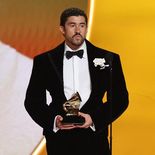 Bad Bunny se llevó el galardón más importante de la noche, al ganar al mejor álbum. Bad Bunny se llevó el galardón más importante de la noche, al ganar al mejor álbum.