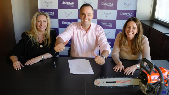 Karina Milei, Manuel Adorni y Pilar Ramírez.