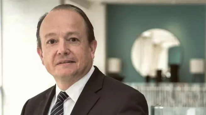 Cottani participó de las gestiones económicas de Menem y Milei.