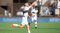 Lamberti anotó el tercer gol de Platense.