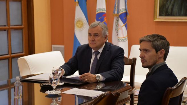 El gobernador jujeño Gerardo Morales, durante la firma del convenio con la Empresa Gotion Inc. de la República Popular China.