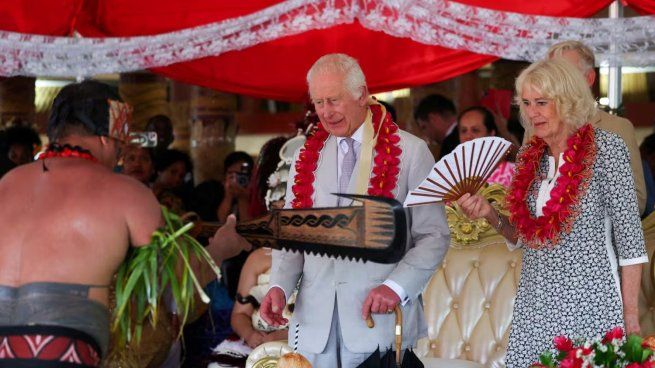 Carlos III inició una gira por el Caribe en medio de reclamos para que el Reino Unido asuma su responsabilidad histórica por la esclavitud.
