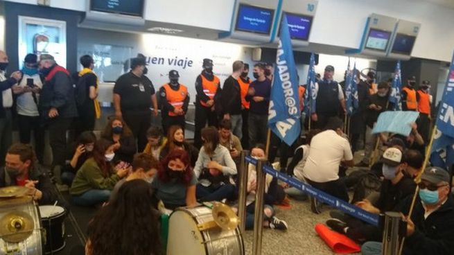 Protesta en Aeroparque.