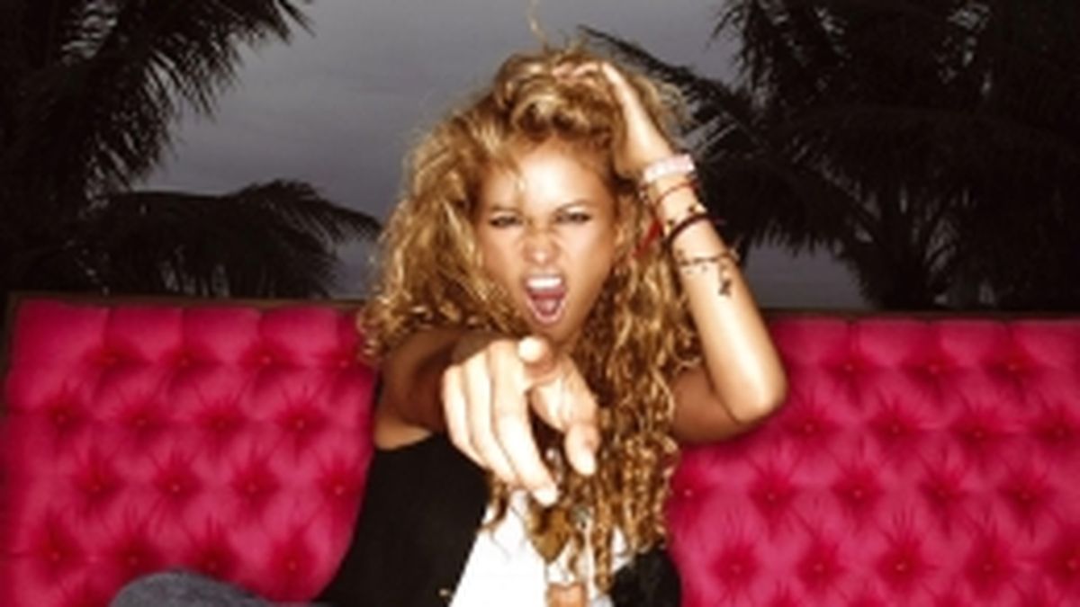 On the banks of the sea and with private security: this is the incredible mansion of Paulina Rubio