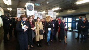 aeronavegantes protestaron en aeroparque por la crisis, pero sin afectar los vuelos
