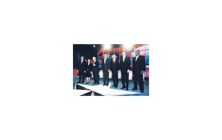 ámbito.com | De izquierda a derecha, Rick Santorum, exsenador por Pennsylvania; Michele Bachmann, legisladora; Newt Gingrich, exjefe de la bancada republicana en la era Clinton; Mitt Romney, exgobernador de Massachusetts; Ron Paul, legislador por Texas; Tim Pawlenty,