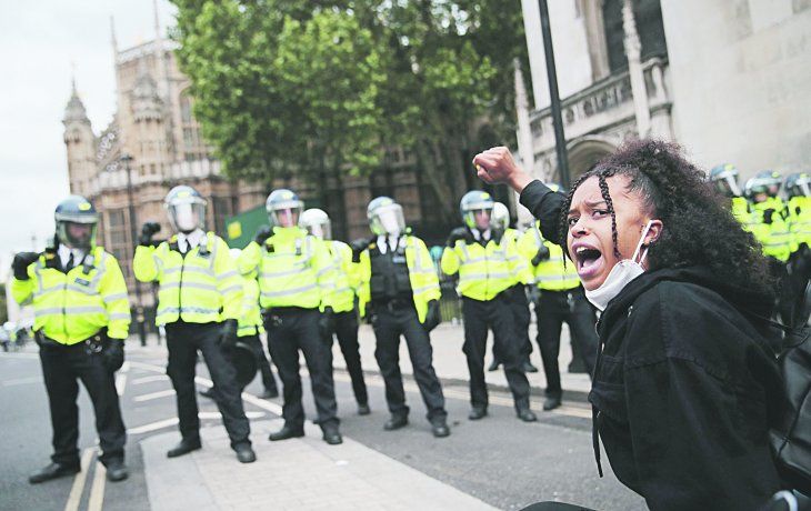 Las protestas también crecen fuera de EE.UU.