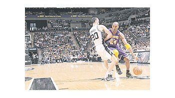 Kobe Bryant marcó 26 puntos, mientras que el argentino sólo anotó 6 unidades