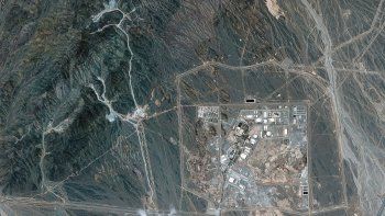 AMENAZAS Y PEDIDOS. La central nuclear iraní de Natanz refinará uranio al 60%.