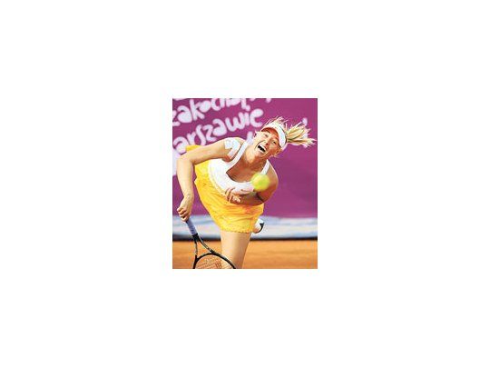 La ex número uno María Sharapova tuvo un auspicioso debut en Varsovia ante la italiana Tathiana Garbin.