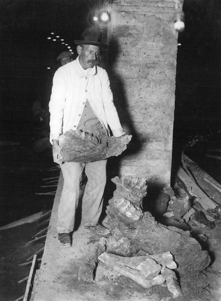 Durante las obras de extensión de la línea E del subte, se descubrieron objetos de la vida cotidiana de los porteños de los siglos XVIII y XIX. Durante las obras de extensión de la línea E del subte, se descubrieron objetos de la vida cotidiana de los porteños de los siglos XVIII y XIX.