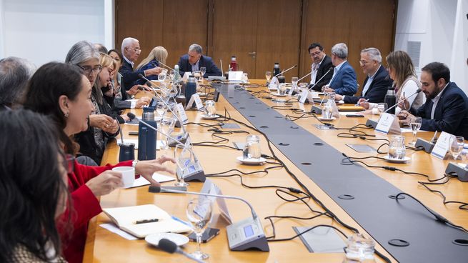 Yamandú Orsi lleva a cabo el Consejo de Ministros con la Rendición de Cuentas en el foco del encuentro.&nbsp;