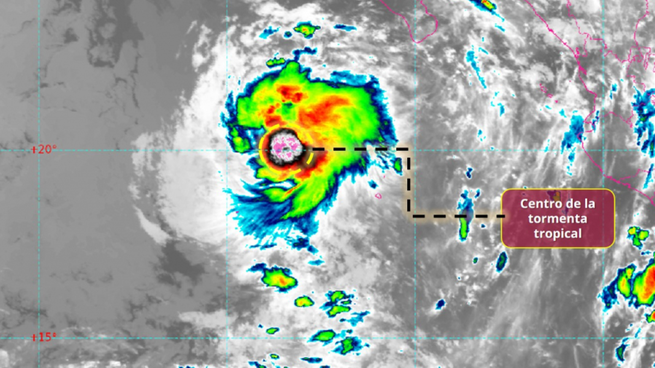 El centro de la tormenta tropical Mario este lunes por la mañana.