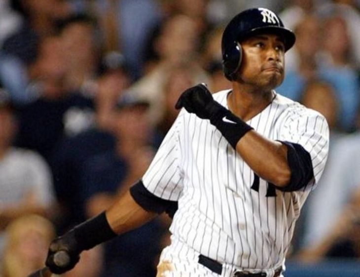 Para Bernie Williams jugar para los Yankees le permitió tener la solvencia económica para estudiar la licenciatura en la Escuela de Música de Manhattan en Estados Unidos