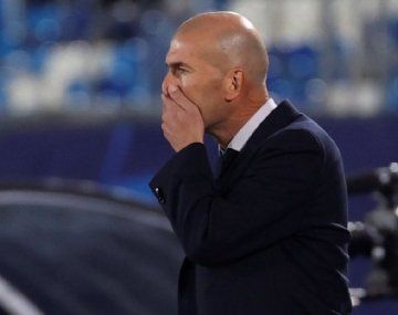 Siguen las malas para el Real Madrid: Zidane dio positivo de coronavirus