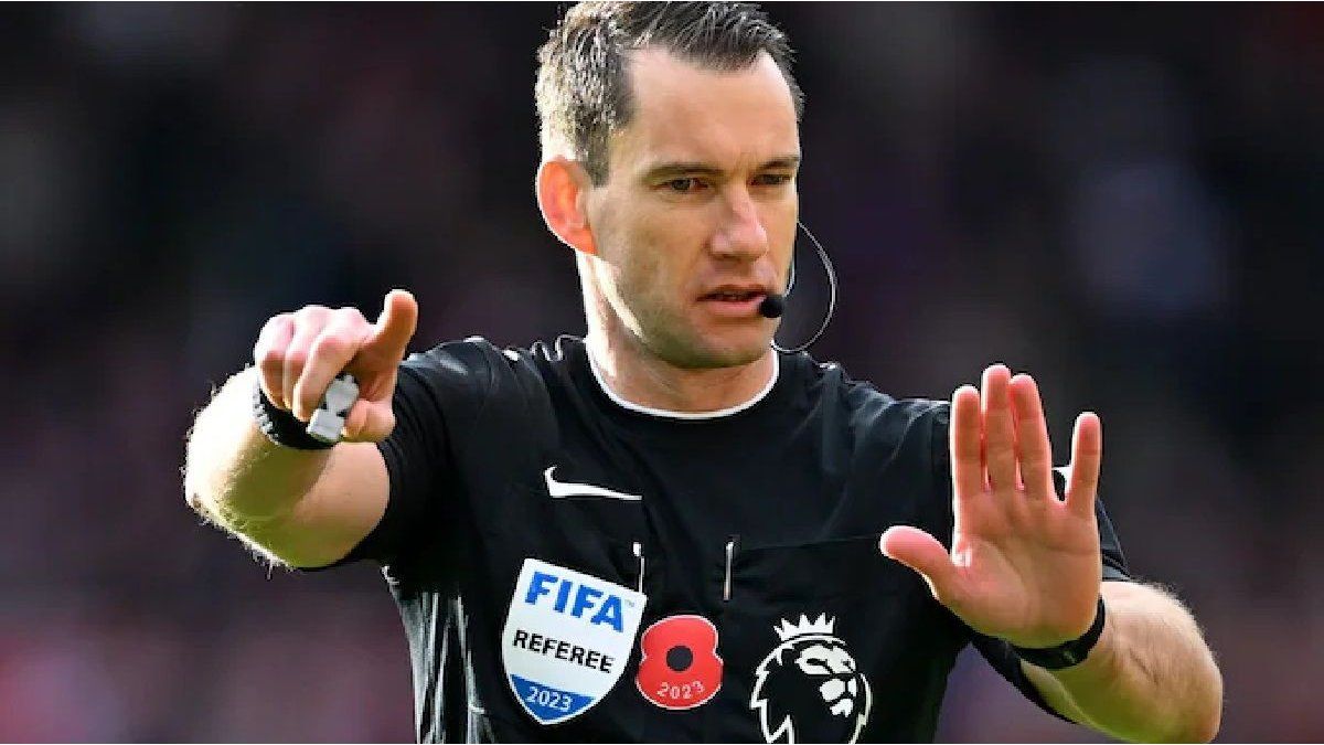 Referee will wear a camera for the first time in the Premier League