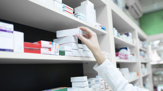 El Gobierno habilitó a kioscos y otros comercios a ofrecer medicamentos de venta libre.