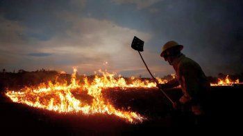 En la crisis sanitaria del Covid-19 el ajuste económico y social solo nos ofrece un mundo más desorganizado. Como apagar un incendio solo.