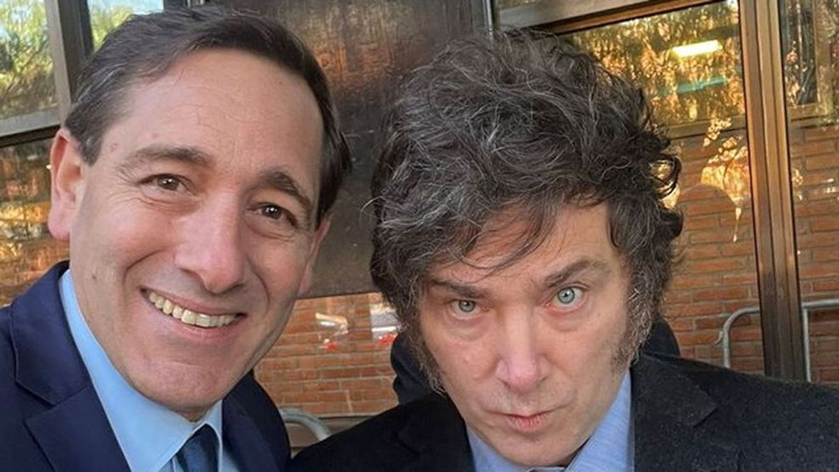 Julio Garro, otro funcionario que camina sobre la cuerda floja