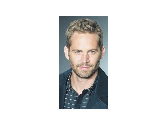 Paul Walker, de 40 años, era la estrella de la serie de films de carreras ilegales de automóviles “Rápido y furioso”. Murió a bordo de uno de esos bólidos reflejados en sus películas.