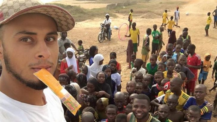 Alí Banat, ek enoresario dueño de una fortuna de millones decidió vender miles de sus cosas para causas benéficas antes de morir Alí Banat, ek enoresario dueño de una fortuna de millones decidió vender miles de sus cosas para causas benéficas antes de morir