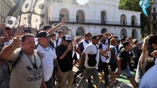 ley omnibus: criminaliza la protesta e impone limites al derecho de reunion