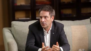 El presidente y CEO de Mercedes-Benz Compañía Financiera, DiegoMarín, analizó la industria automotriz alparticipar de la Cita de CEOs de Ámbito Debate.