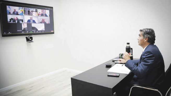 reunión. El chaqueño Jorge Capitanich, ayer en el encuentro virtual que llevaron a cabo los gobernadores del Norte Grande. Acordaron realizar la asamblea presencial la semana próxima con una agenda variada.