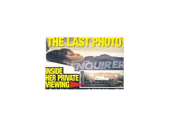 La portada de «National Enquirer», con la foto de Whitney Houston en el ataúd que provocó sorpresa y enojo entre los allegados de la cantante.