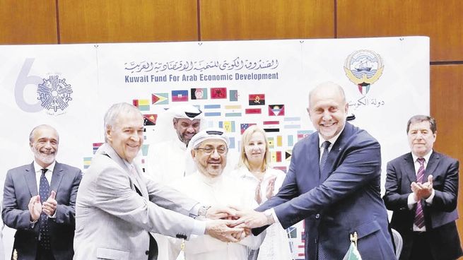 inversión. Schiaretti y Perotti lograron un acuerdo con el Fondo Kuwaití para el Desarrollo Económico Arabe, que aportará u$s50 millones para financiar un tramo del acueducto interprovincial.