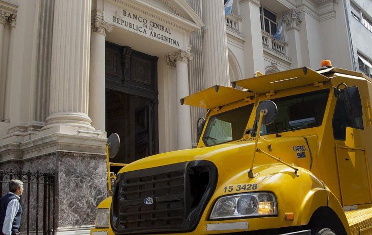 La Argentina ha tenido históricamente una gran parte de deuda en moneda extranjera cada vez que estalló una crisis, pero parece no haber aprendido la lección.