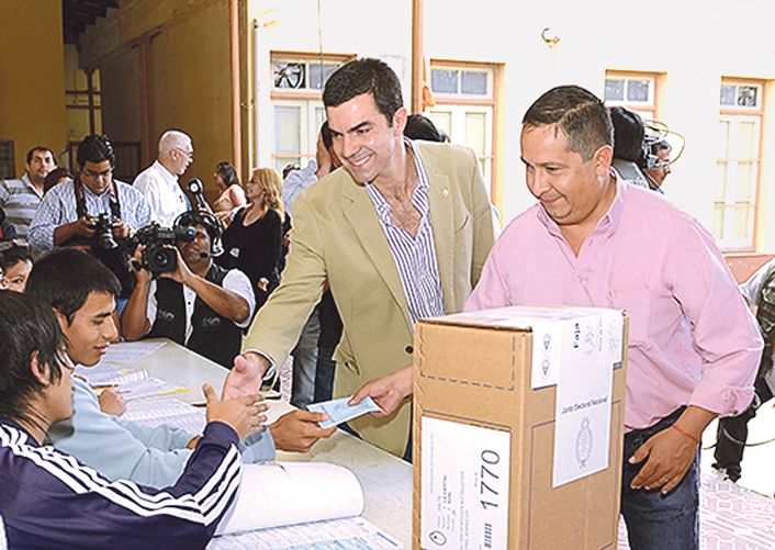 Tampoco fueron candidatos, pero lograron cartel: el gobernador de Salta, Juan Manuel Urtubey