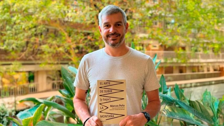 Marcos Peña con su nuevo libro.
