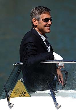 George Clooney arribó con su nueva novia italiana.