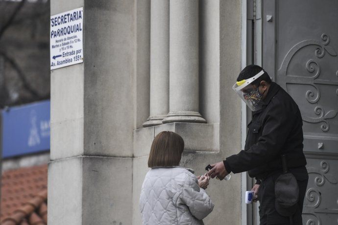 El templo Medalla Milagrosa del barrio porteño de Parque Chacabuco, es uno de los habilitados a reabrir sus puertas.