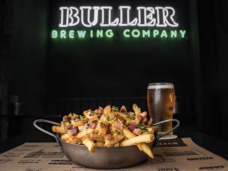 Buller está ubicado en Junín 1747, Recoleta. Buller está ubicado en Junín 1747, Recoleta.