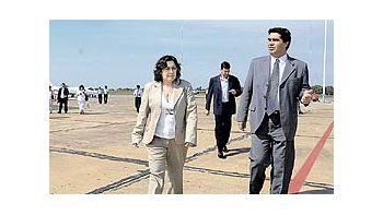 Ocaña llegó a la provincia más afectada por la enfermedad, donde fue recibida por el gobernador Capitanich. Juntos analizaron la situación.