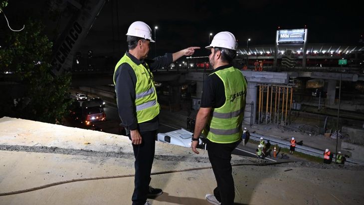 El jefe de Gobierno, Jorge Macri, supervisó las tareas de colocación de las nuevas vigas. El jefe de Gobierno, Jorge Macri, supervisó las tareas de colocación de las nuevas vigas.